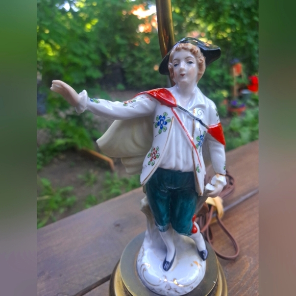 Vintage Leviton French Colonial Porcelain Lamp - Picture 2 of 5